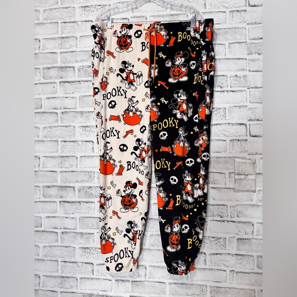 Disney Mickey Mouse‎ Sleepwear in Gray and Black